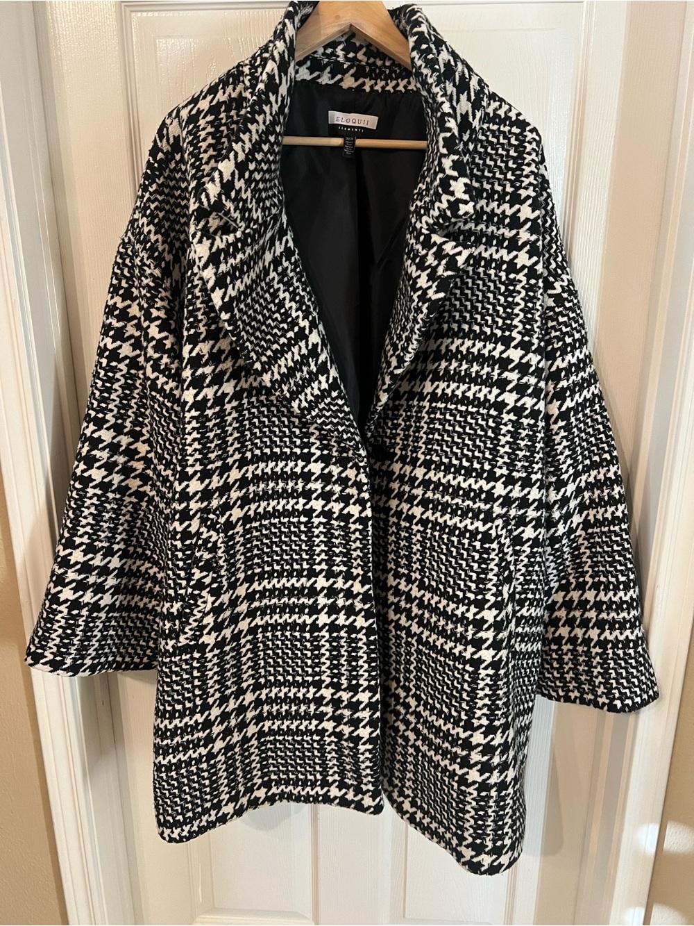 Eloquii Black & White Houndstooth Coat